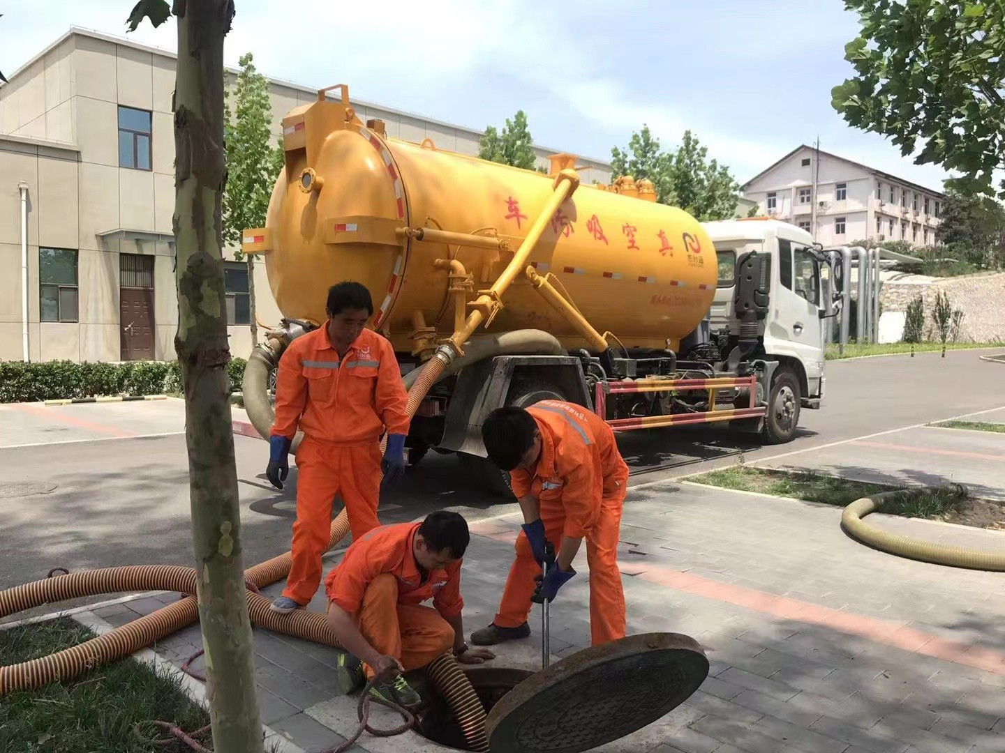 光村镇化粪池清理与5-8吨吸粪车施工效率分析